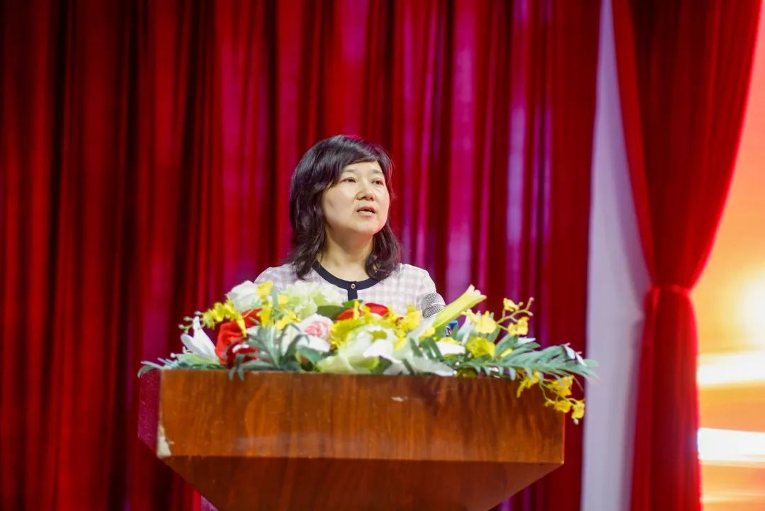 新葡的京集团8814vip2022毕业典礼：掌声欢送你们奔赴下一场山海…