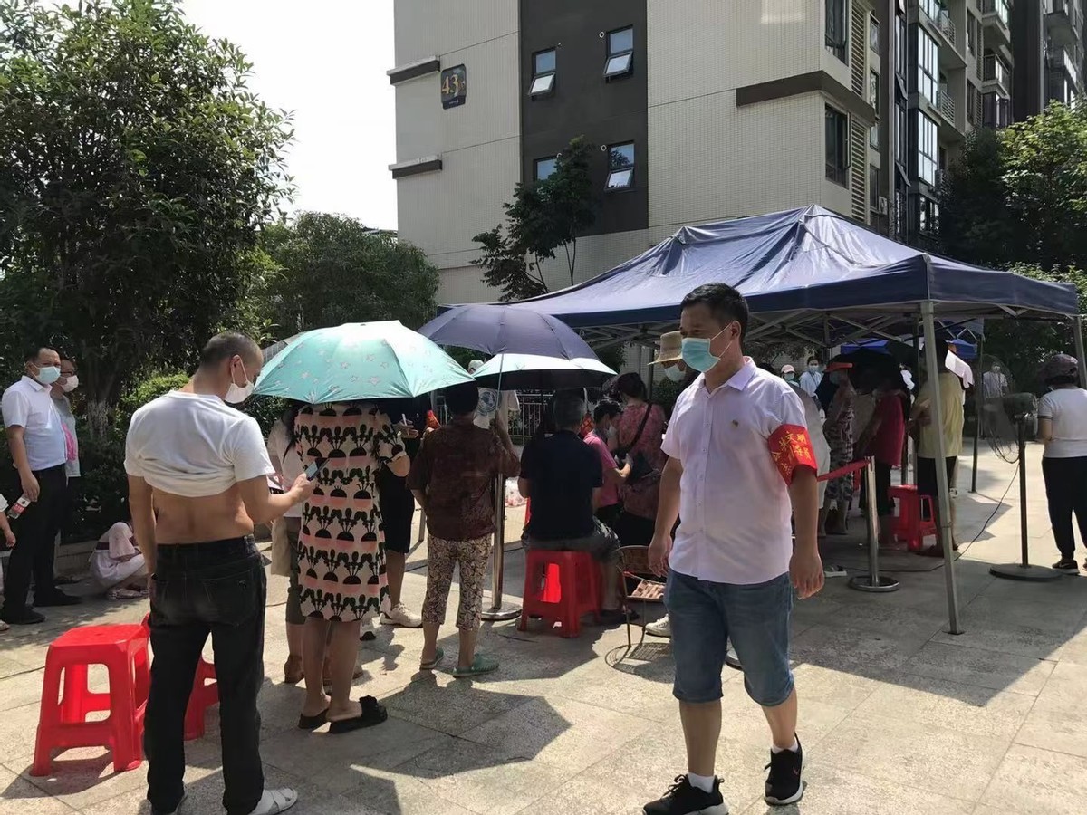 “疫”线奋战！新葡的京集团8814vip下沉党员助力黄家湖社区疫情防控