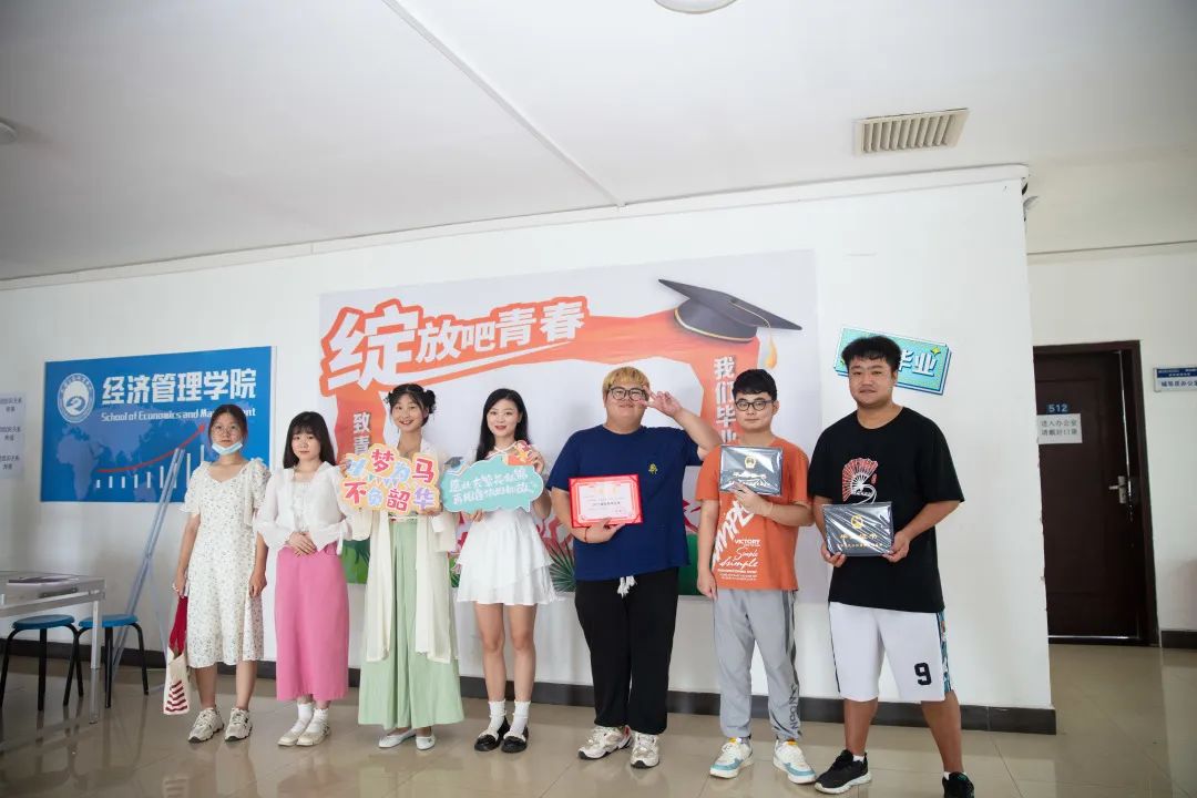 新葡的京集团8814vip2022毕业典礼：掌声欢送你们奔赴下一场山海…