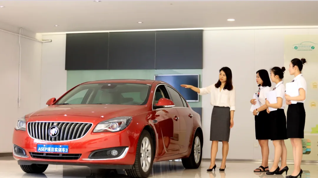 新葡的京集团8814vip教师史婷：匠心筑起学生青春的梦想